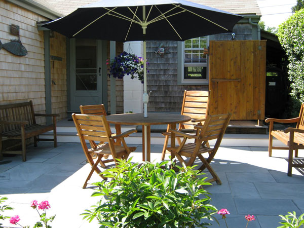 Landscape patio with seating Bedford NH